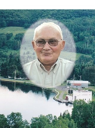 William Emery ``Bob`` Rossignol